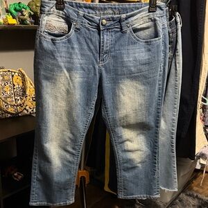 Stylish Light Blue Cropped Jeans